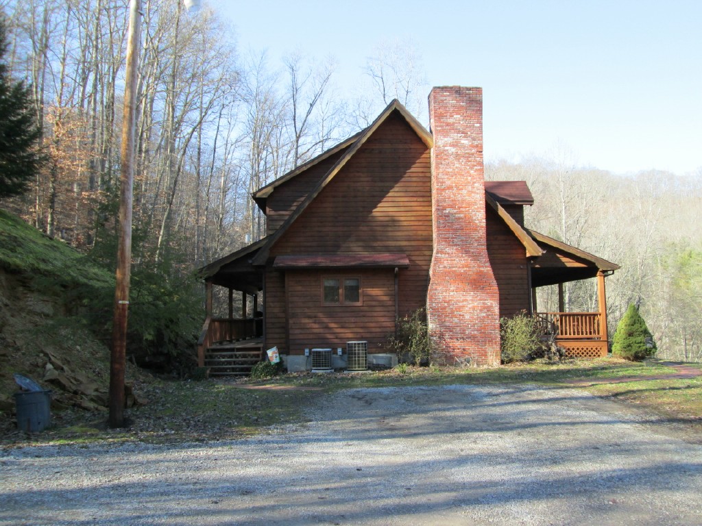 Sold CARRIE Hindman Land Auction Co.