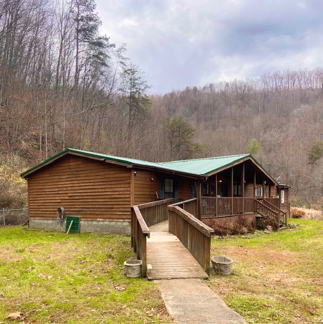 FullSizeRender Hindman Land Auction Co.