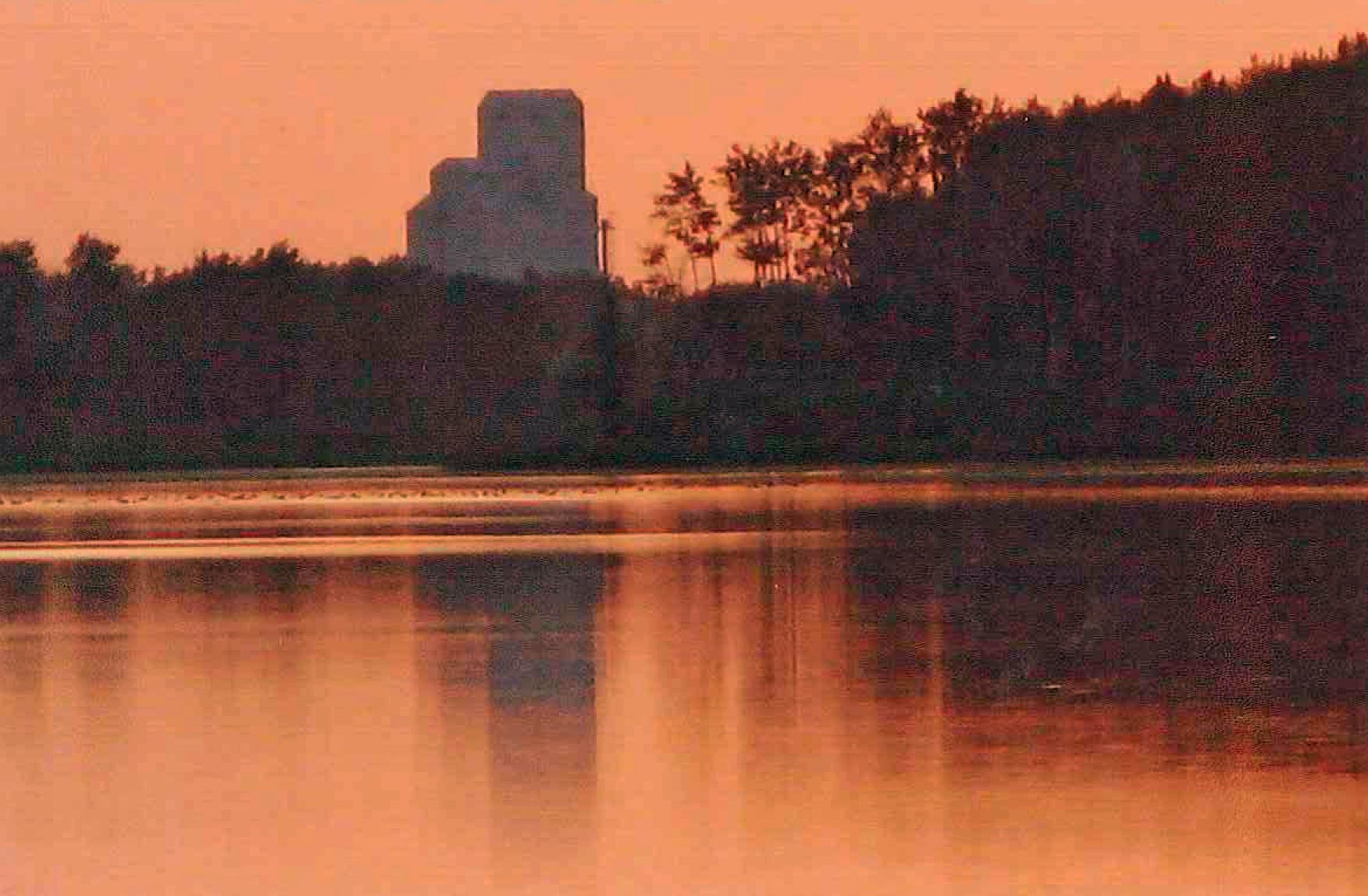 elevator Village of Hines Creek