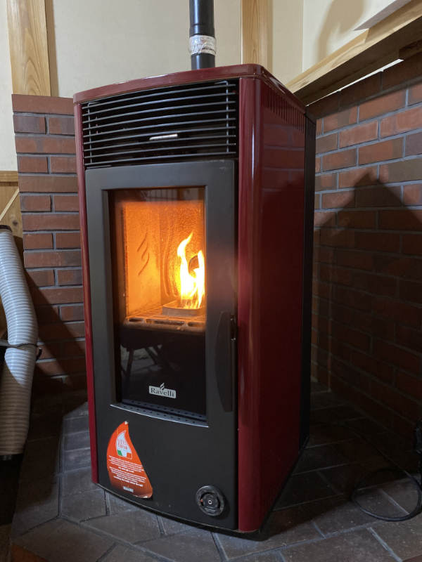 E邸（富山県南砺市） / Ravelli フルメンテナンス 富山の薪ストーブ、ペレットストーブの販売・施工・専門店｜ヒノネ