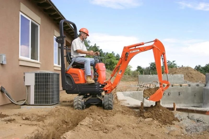 The benefits and risks of importing mini diggers from China9 Tips