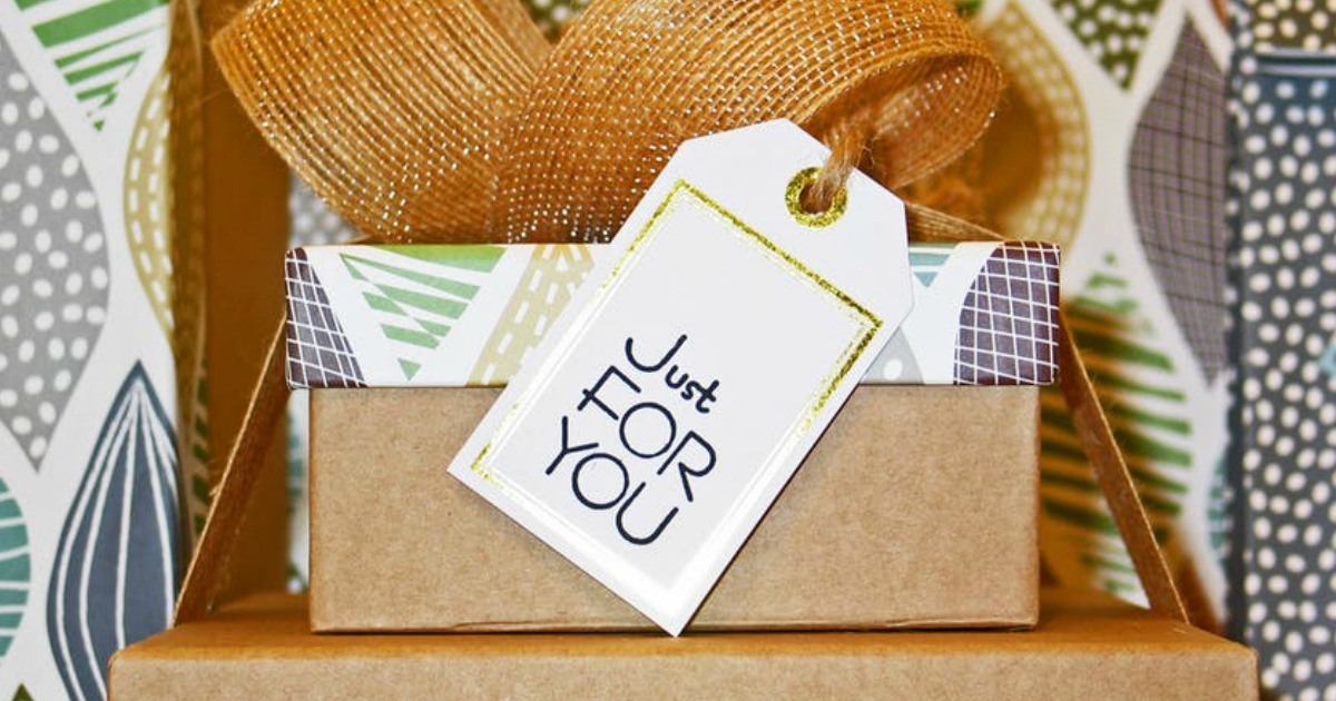 10 FREE Customized Gift Tags w/ Free Walgreens InStore Pickup