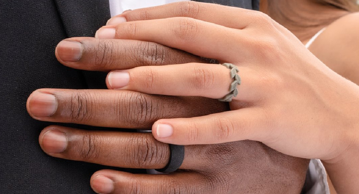 Do Qalo Rings Stretch? Understanding Their Flexibility