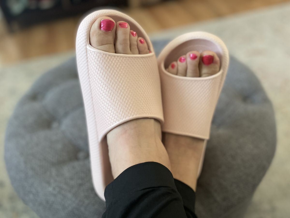32 Degrees Women's Cushion Slides Only 9.99 (Regularly 36) + Free