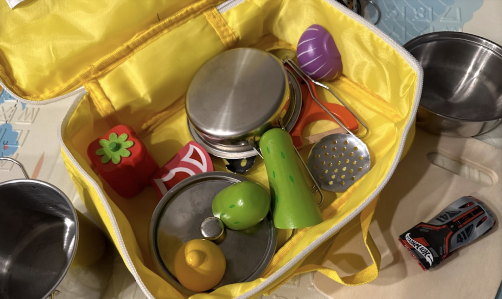 This 21Piece Kids Play Kitchen Accessories Set is ONLY 12.99 on