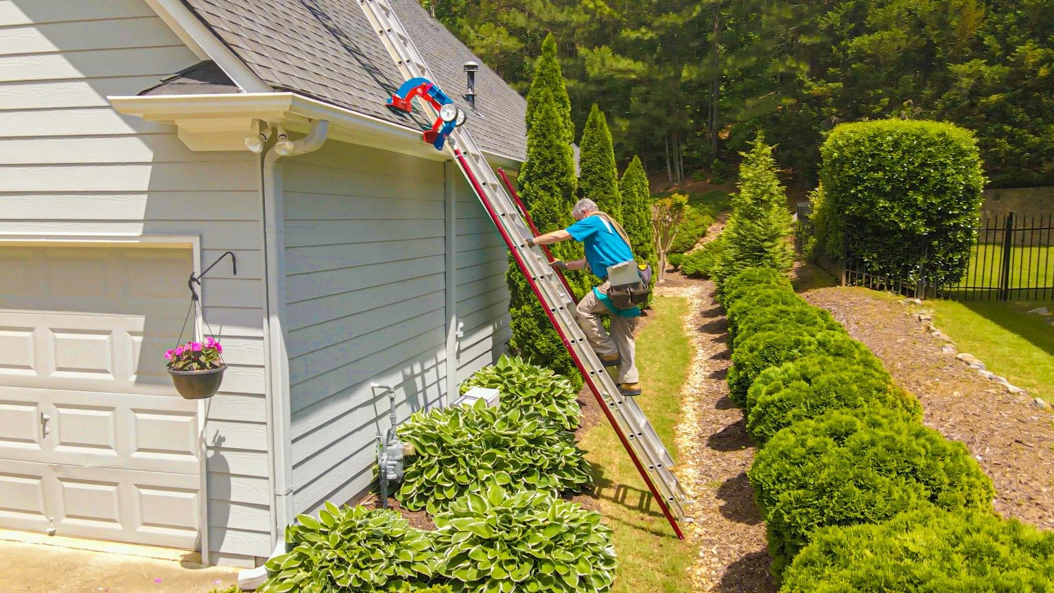 Top Roofing Tools & Safety Equipment for Roofers HippLock