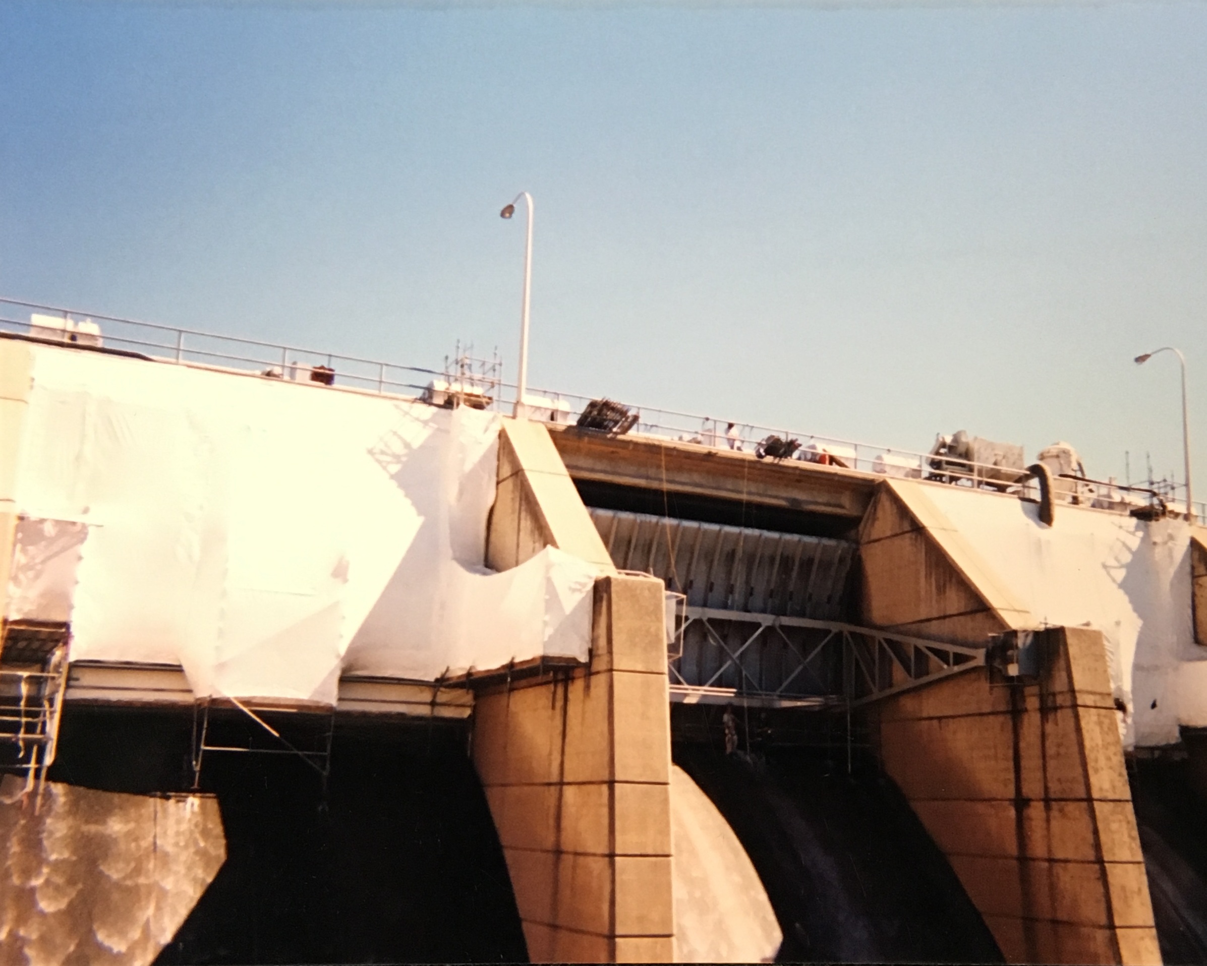 Containment Systems for Dams HippWrap Containment