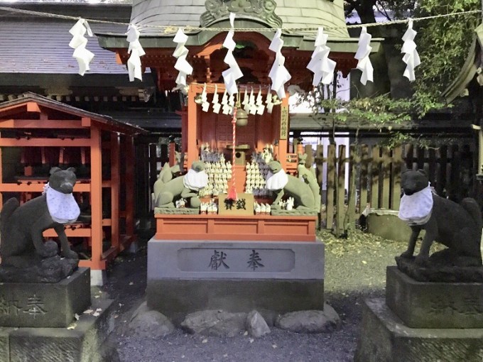 秩父神社柞稲荷神社お社