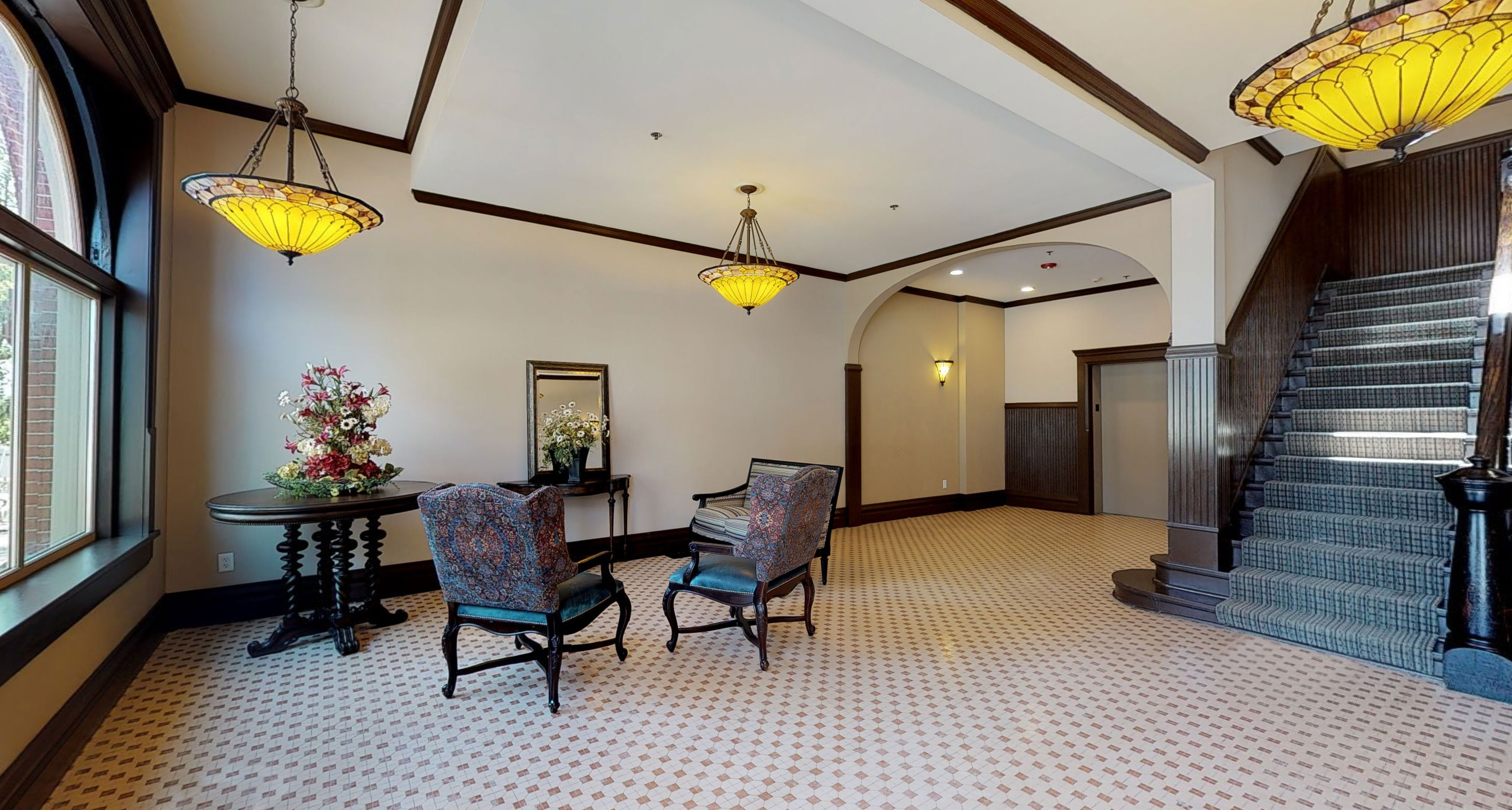 The Historic Clarendon Beautifully Renovated Extended Stay Apartments