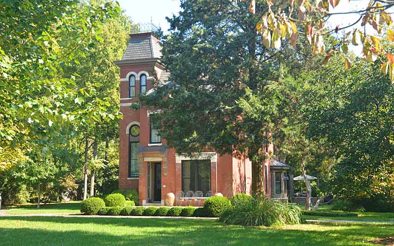 Cherokee Triangle Historic Louisville Guide