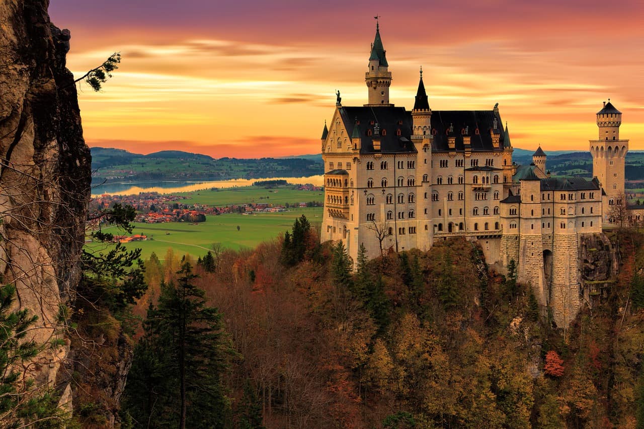 How to Visit Neuschwanstein Castle Tour, Tickets & Map History Curator
