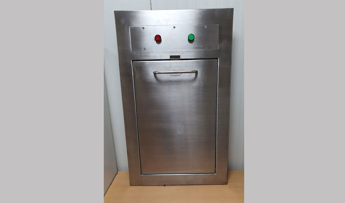 Garbage chute door in close position – Hi Tech Equipments