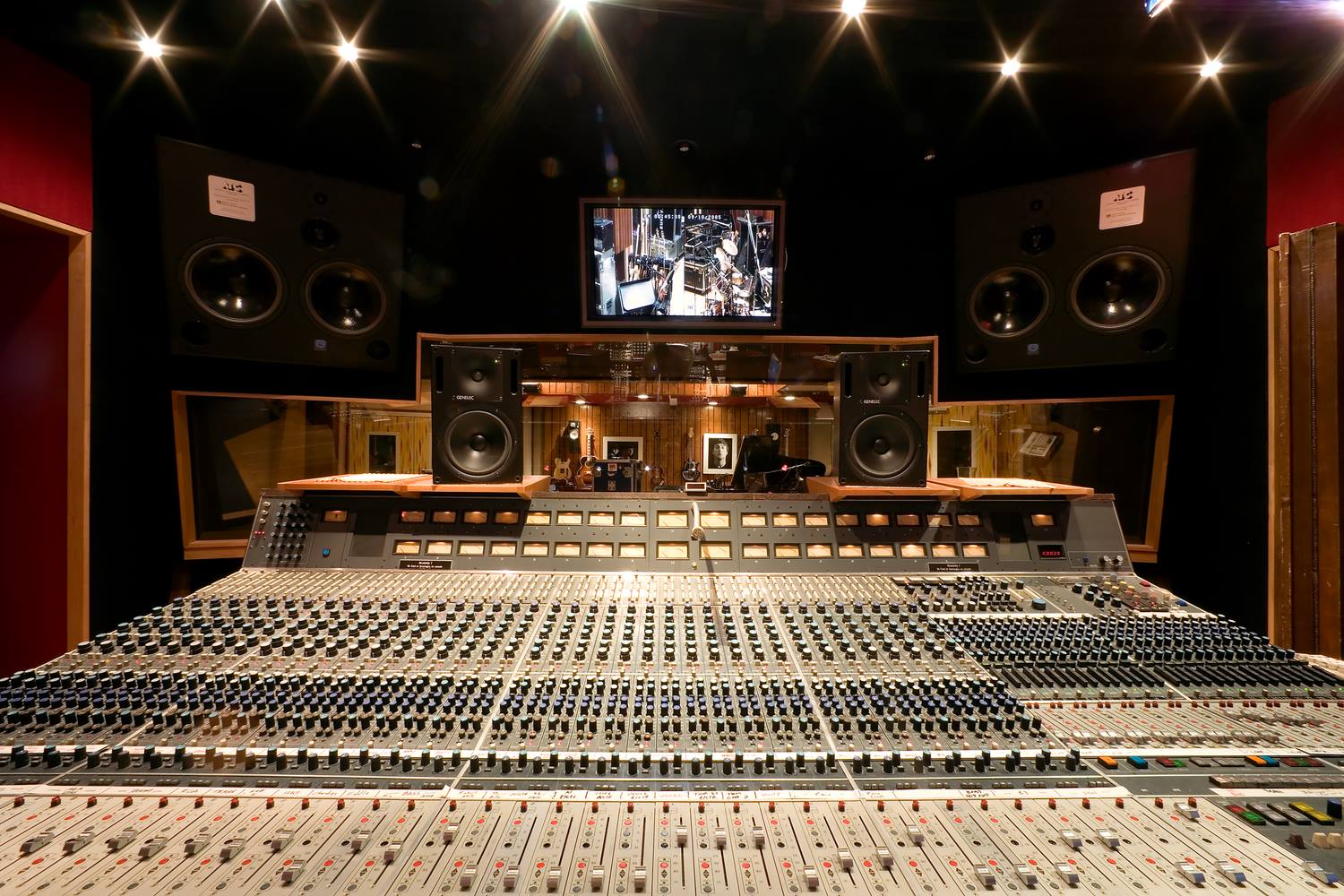 Blackbird Studio & Academy H Jimenez Instruments