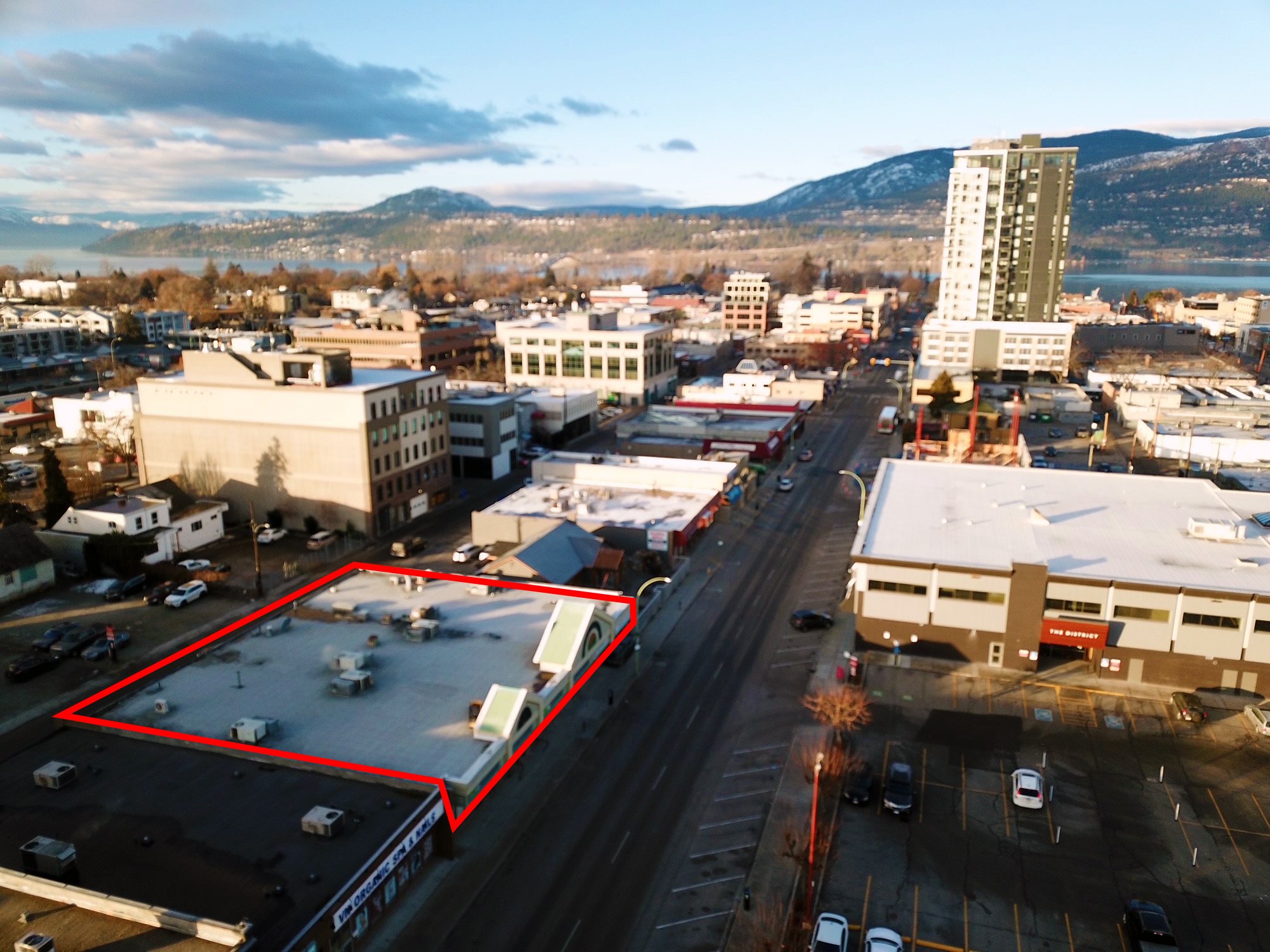 571581 Lawrence Avenue, Kelowna, BC HM Commercial Group