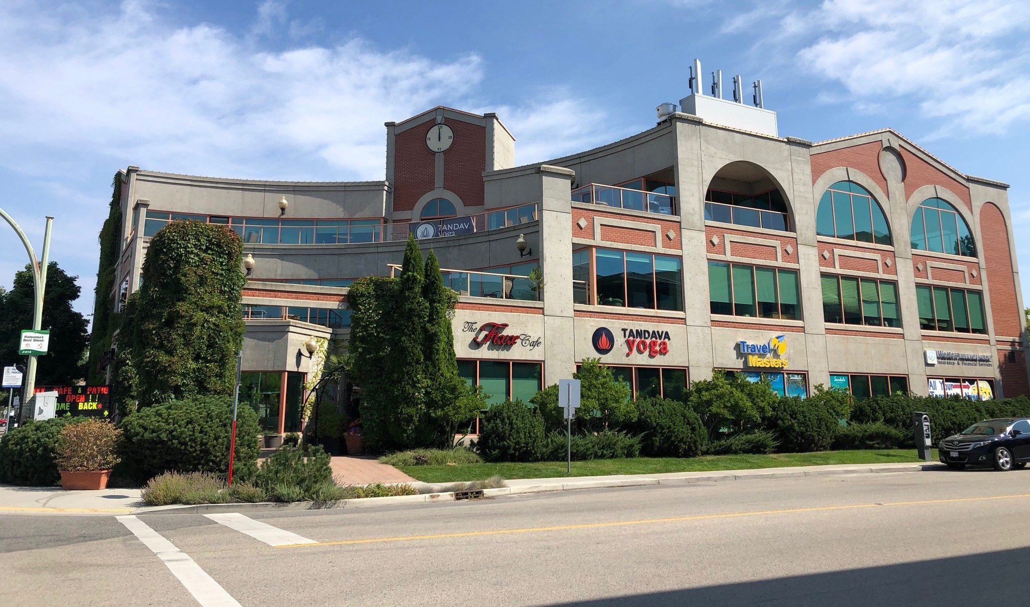 2003275 Lakeshore Road, Kelowna, BC HM Commercial Group