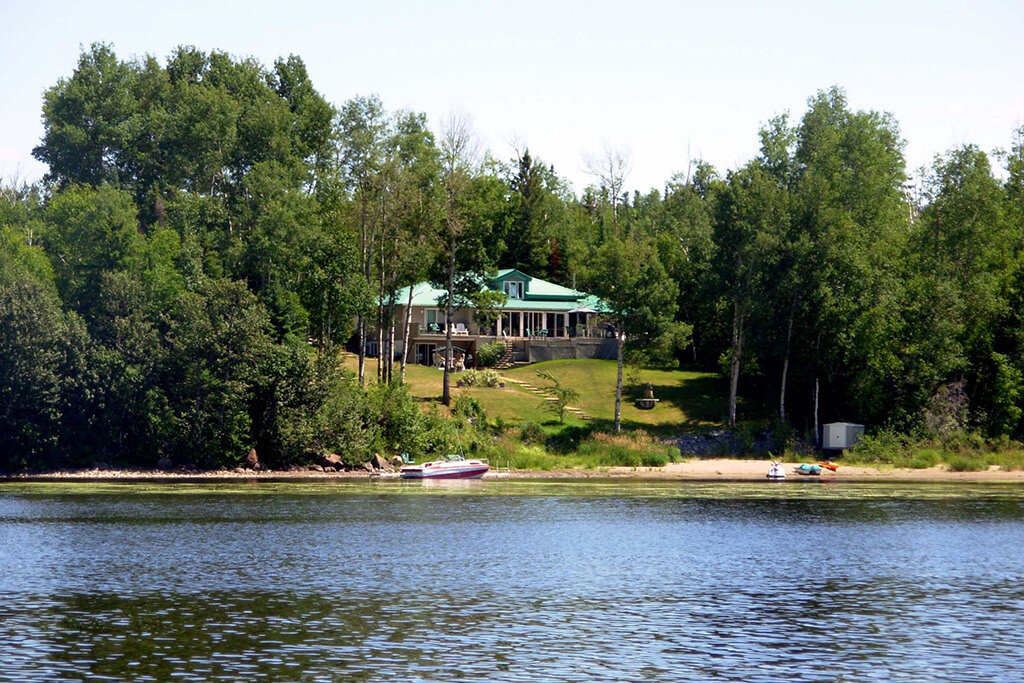 LAC BLOUIN Hotel Continental