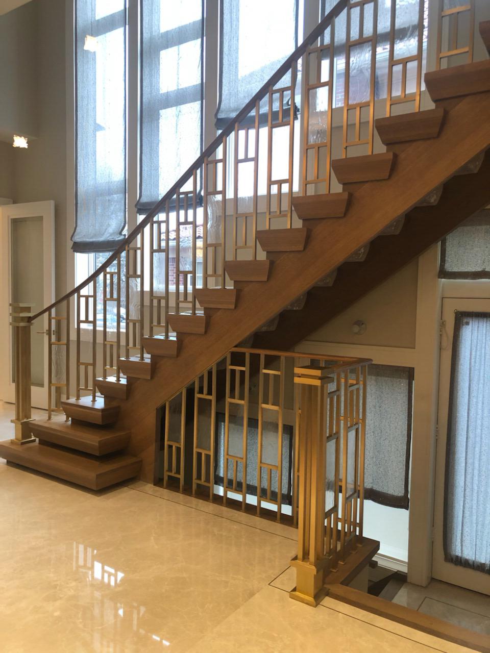 HMH Architectural Metal and Glass Brass modern railings HMH Architectural Metal and Glass Brass modern railings