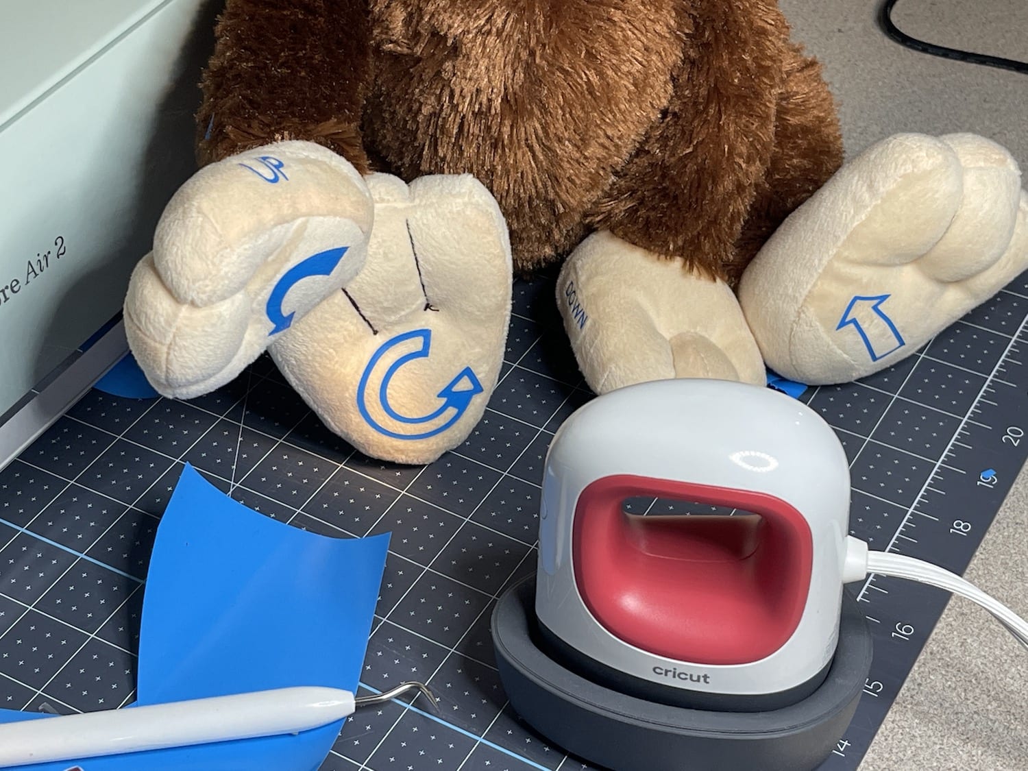 Personalize Your Stuffed Animals with Vinyl Hobbies on a Budget