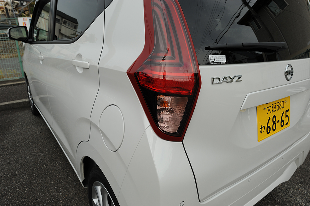 車中泊 新型デイズb40w型で一番おすすめのサンシェードはコレ カーテンはもういらないぞ 車中泊サンシェードの趣味職人