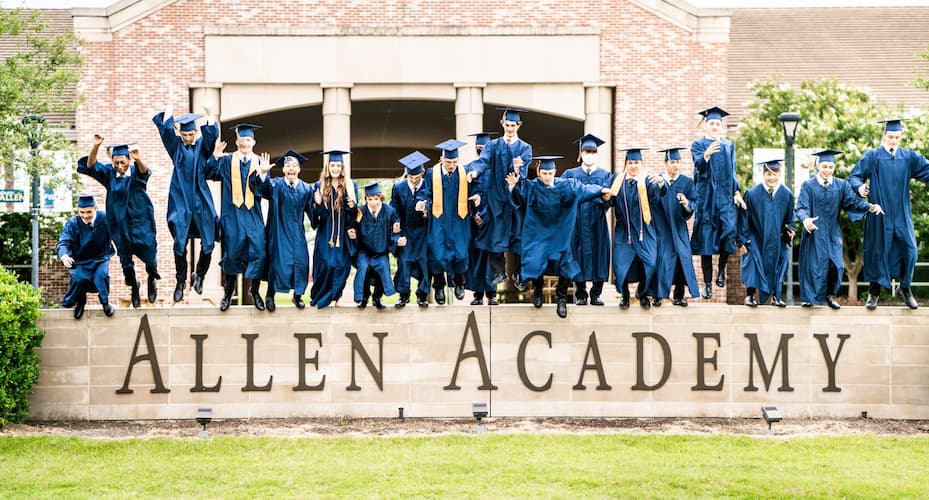 Academy là gì? Phân biệt Academy với University