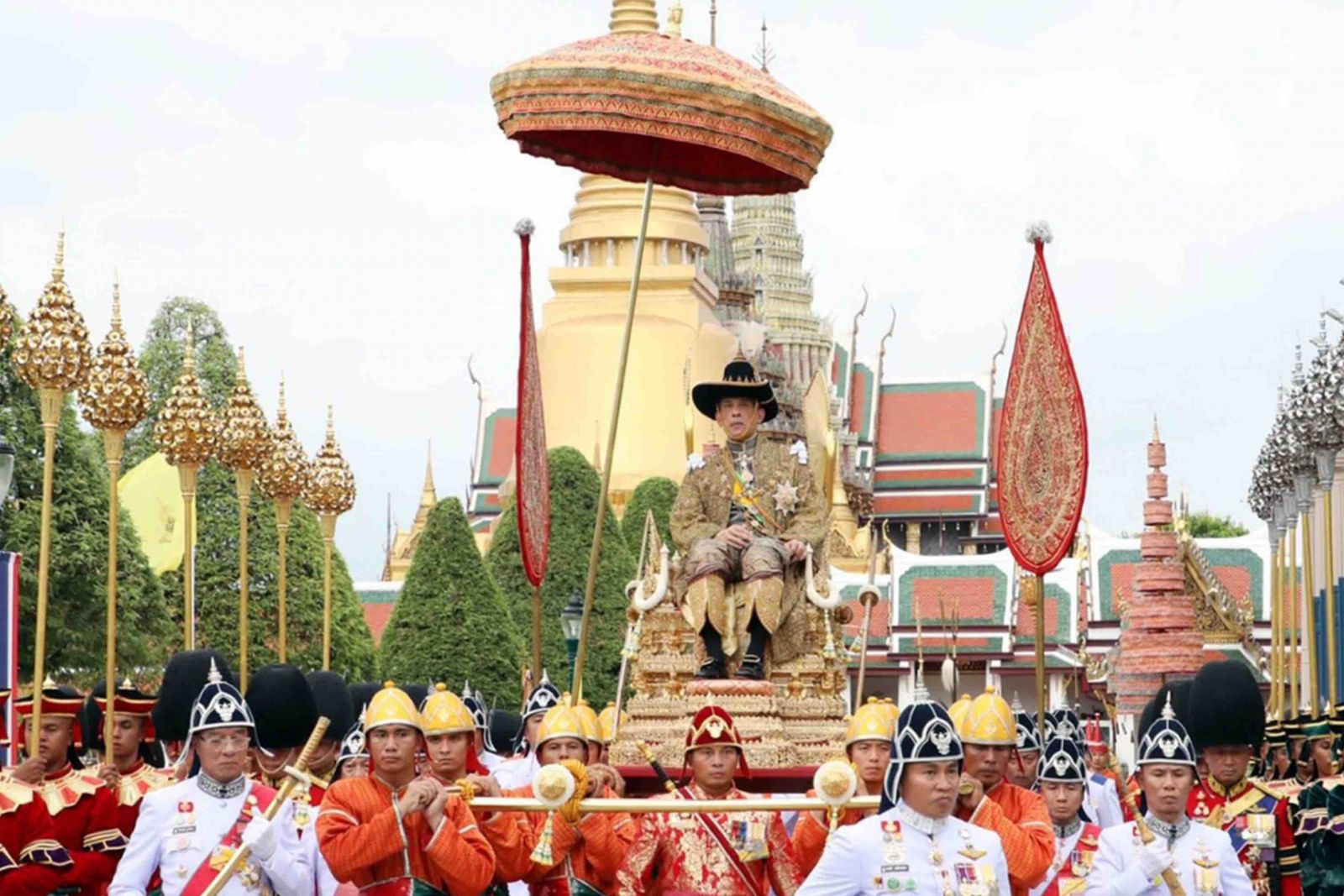 Toàn cảnh lễ đăng quang của nhà vua Thái Lan Rama X