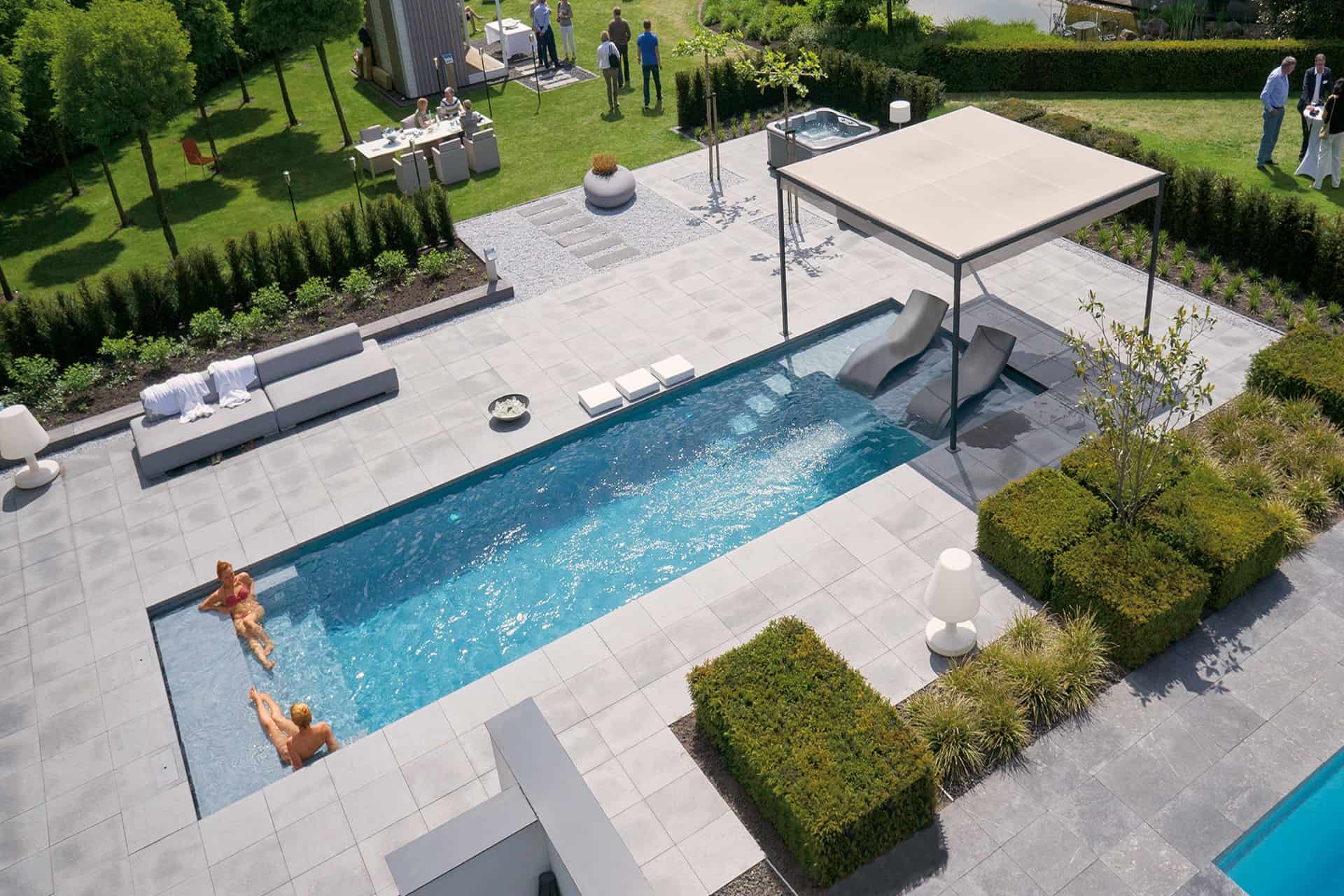 Rivierapool und Poolbau im HOFQUARTIER bei München