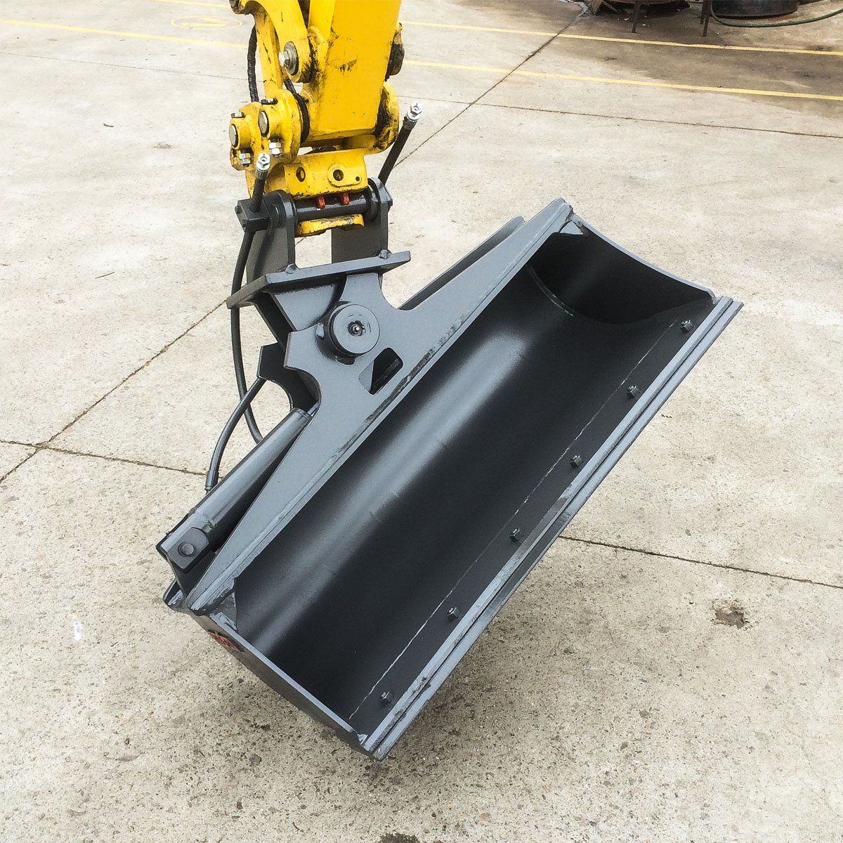 2.5 Tonne Range 1000mm Tilt Bucket Hogan Engineering