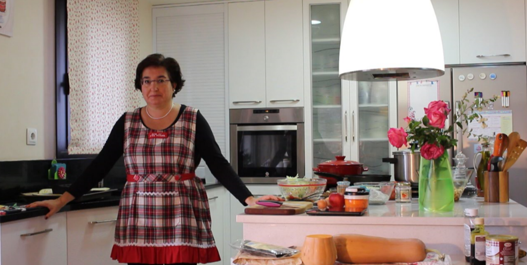 La madurita en la cocina.. Telegraph