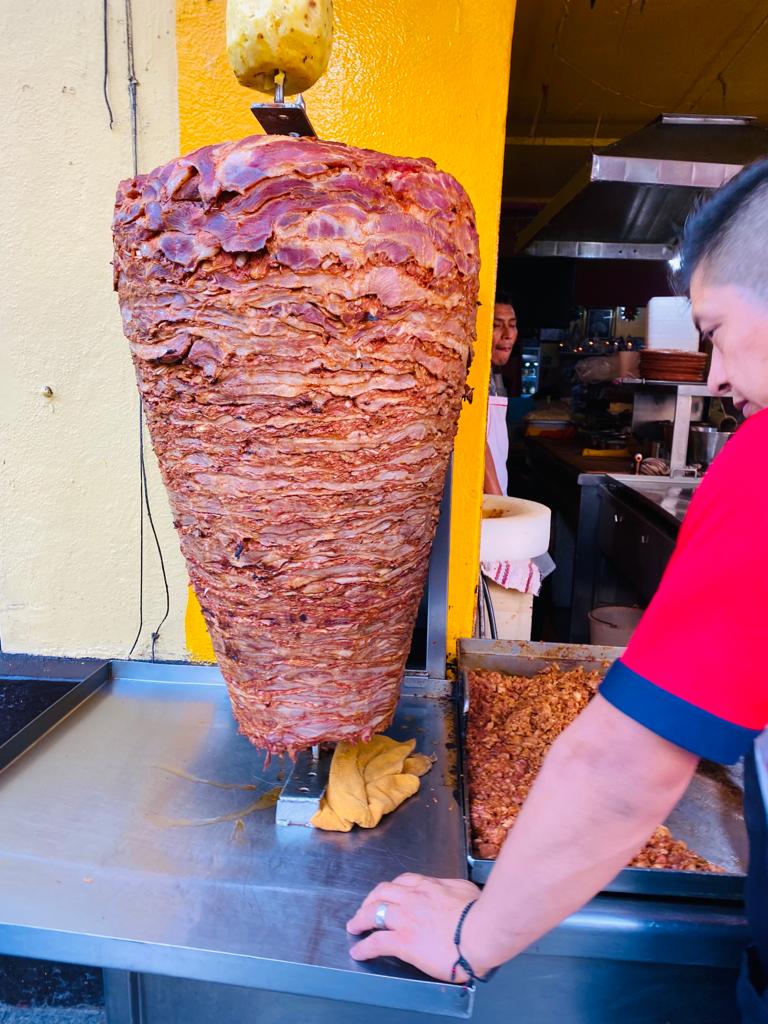 Tacos al pastor y origen Hola Carolina