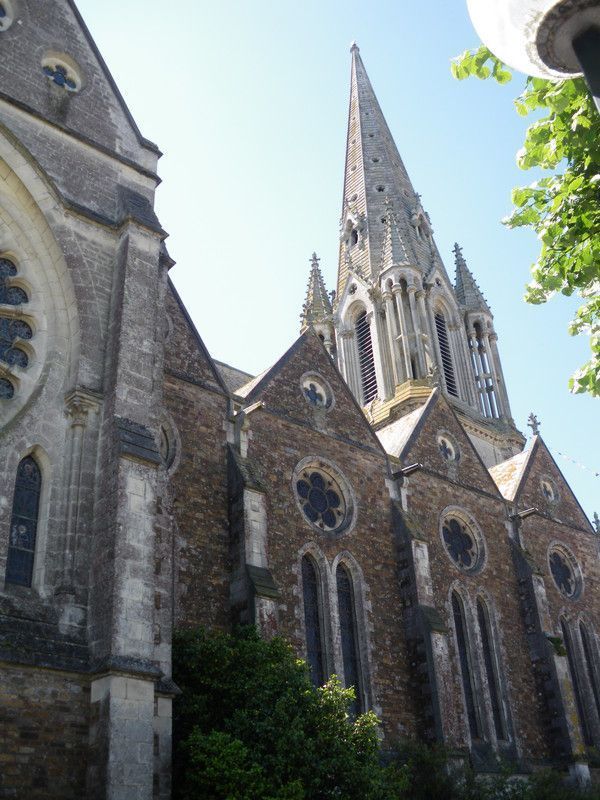L'Eglise Paroissiale de St Philbert de GrandLieu **44**