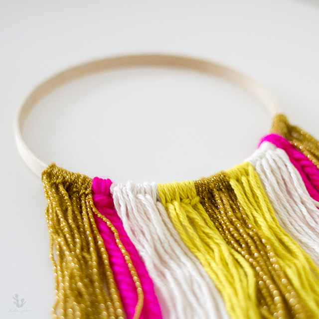 DIY Yarn WallHanger Hola Sara