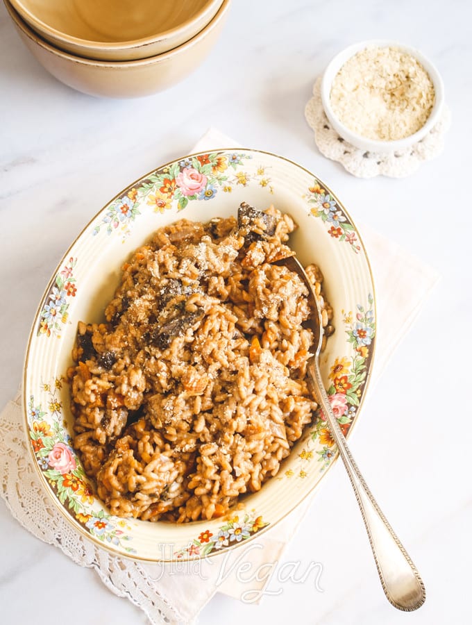 Vegan Risotto de hongos y vino tinto