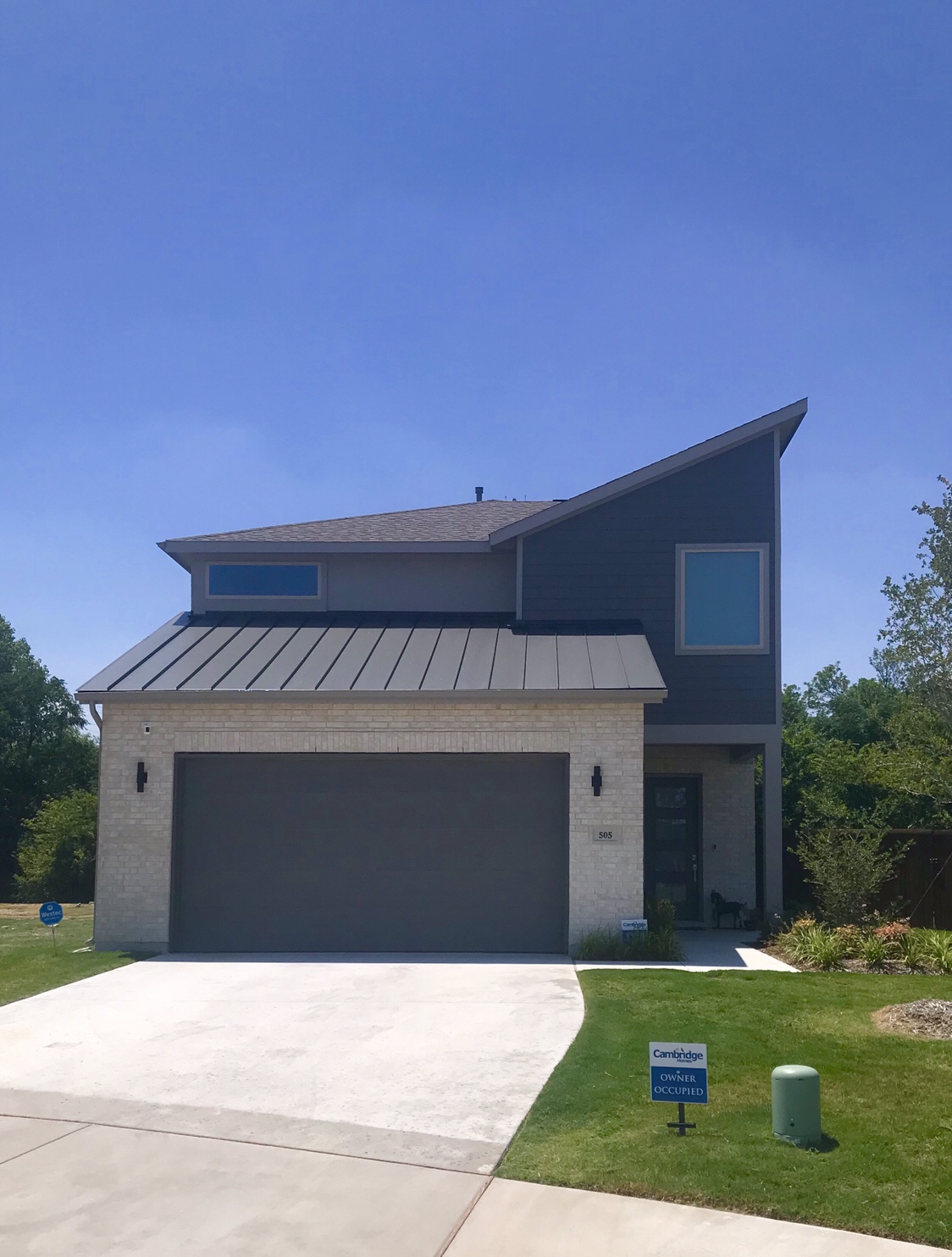 Cambridge Homes at Heritage Creekside in Plano provide some very Modern
