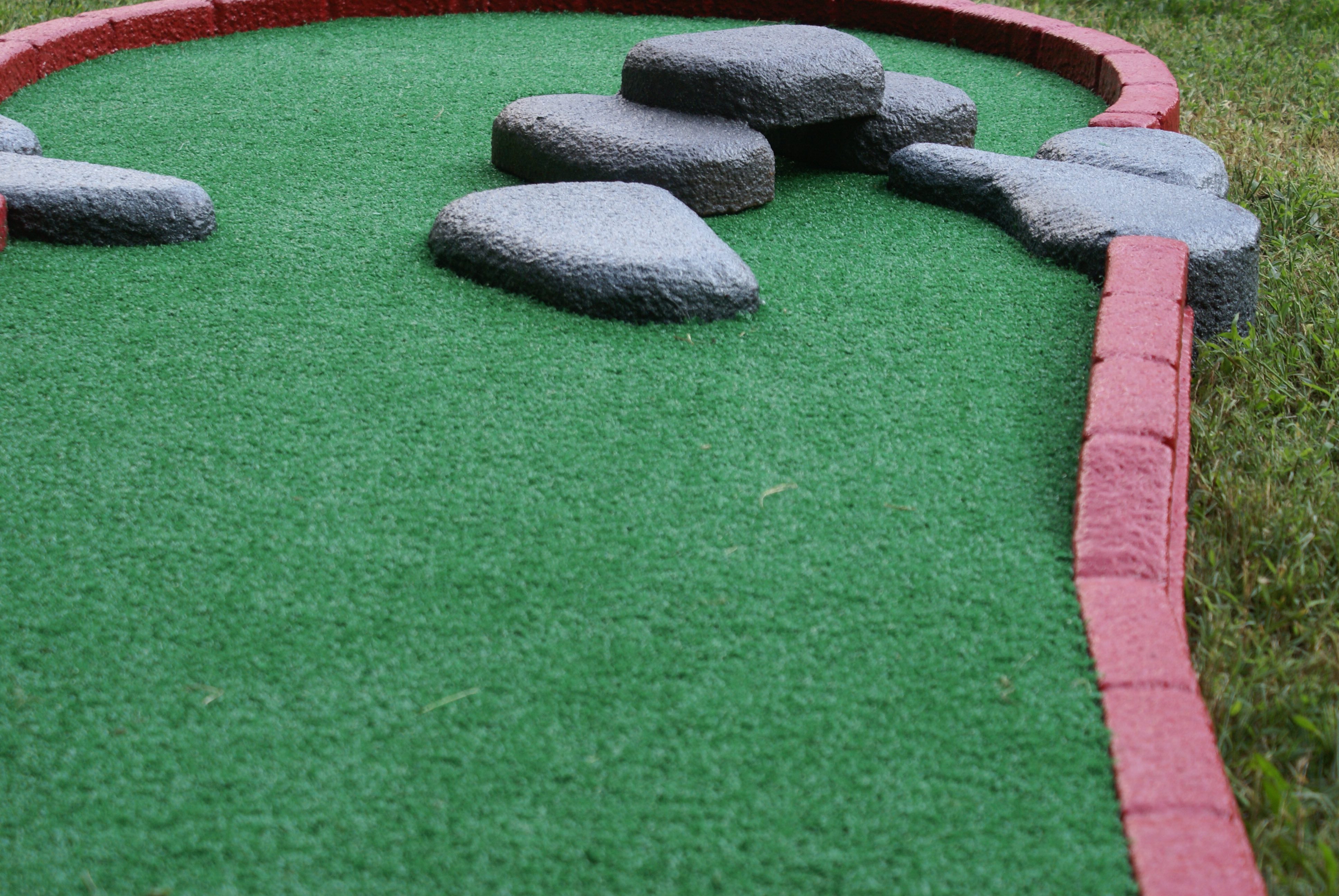 Diy Mini Golf Obstacles / Portable Mini Golf Crazy Golf Hire Putterfingers / Have science fun as