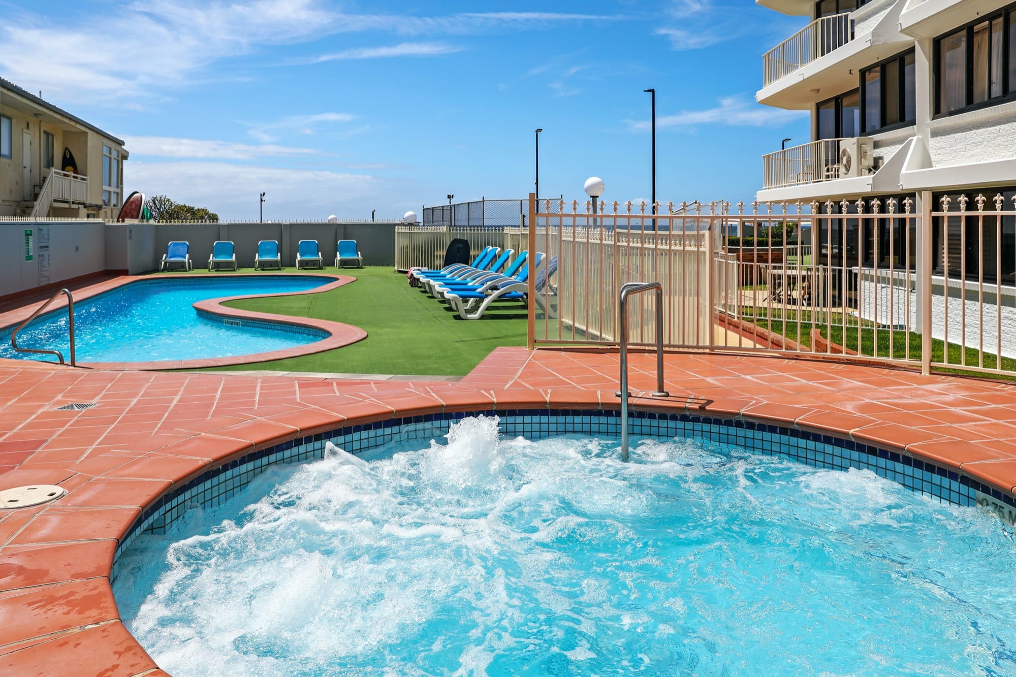 Gold Coast Breakers North Holiday Apartments Holiday 2 Go