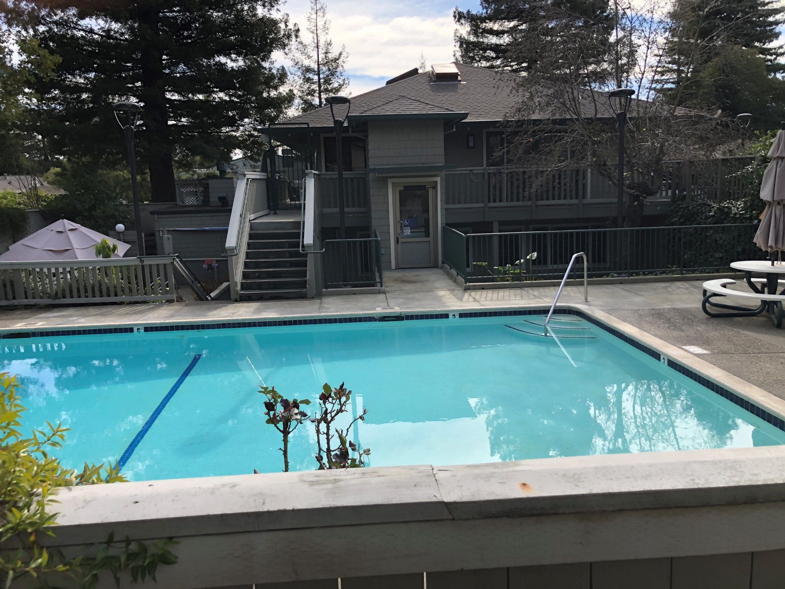 RIVERWOOD CLUB HOUSE & GROUNDS Holly Construction, Inc.