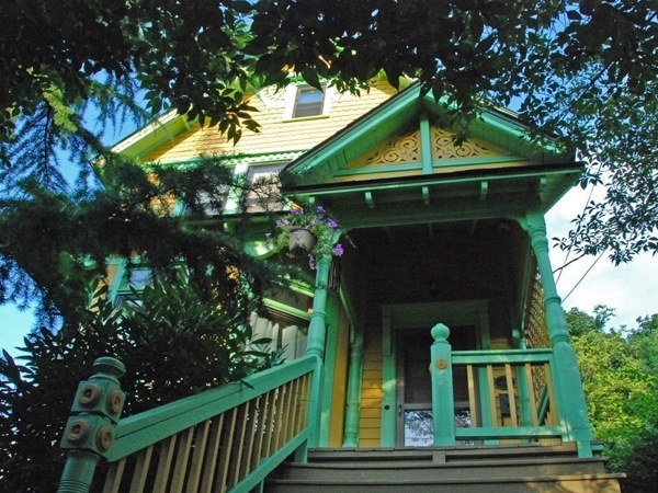 What Kind of Home Can We Put YOU In? Holly's Staten Island Buzz Realty