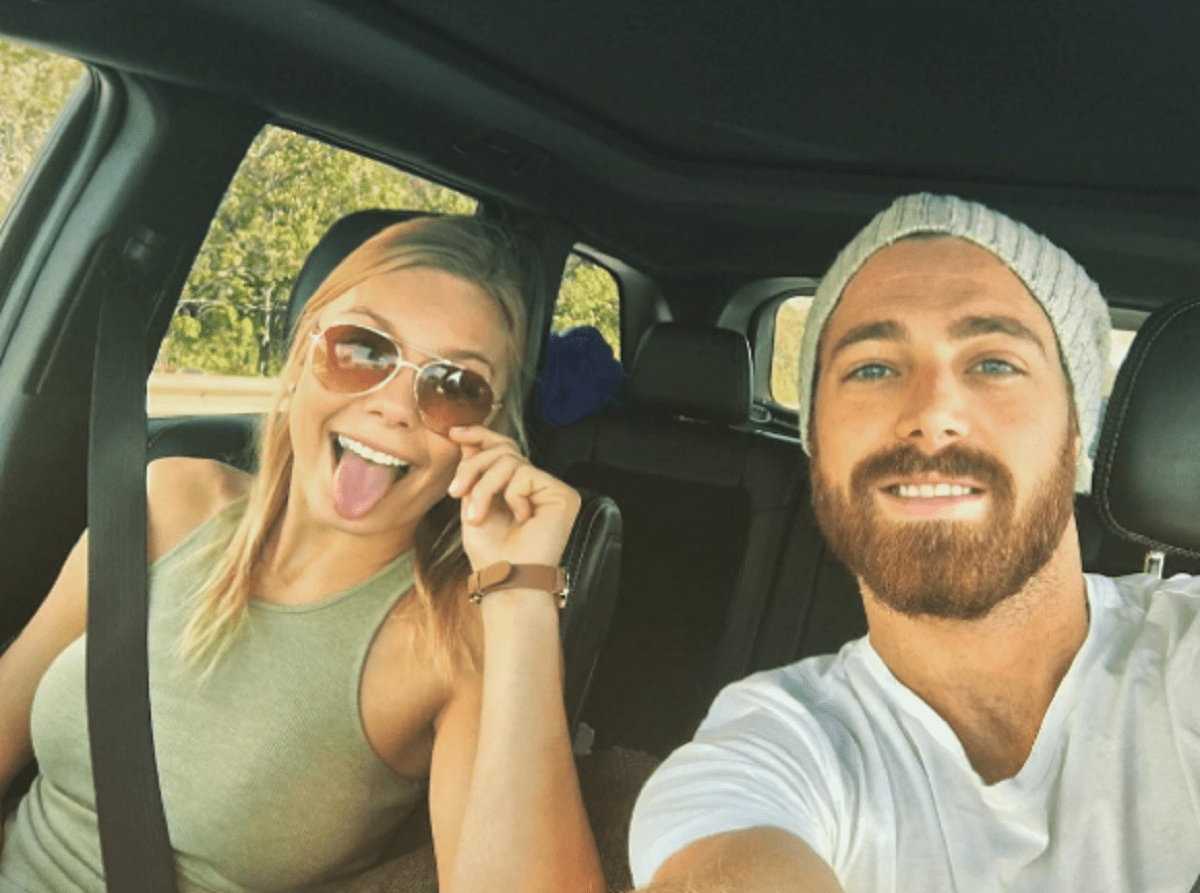 Petit couple cute du jour Jonathan Roy et sa blonde Lydia Marzaro
