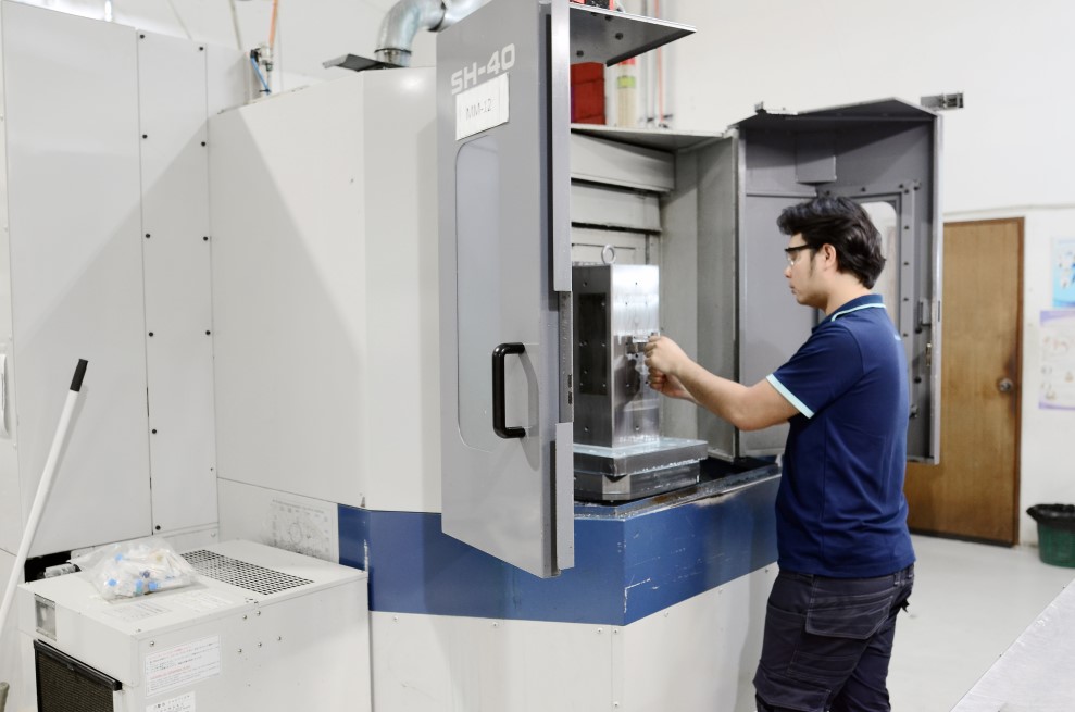 CNC Milling Holm Machinery & Polymer Asia