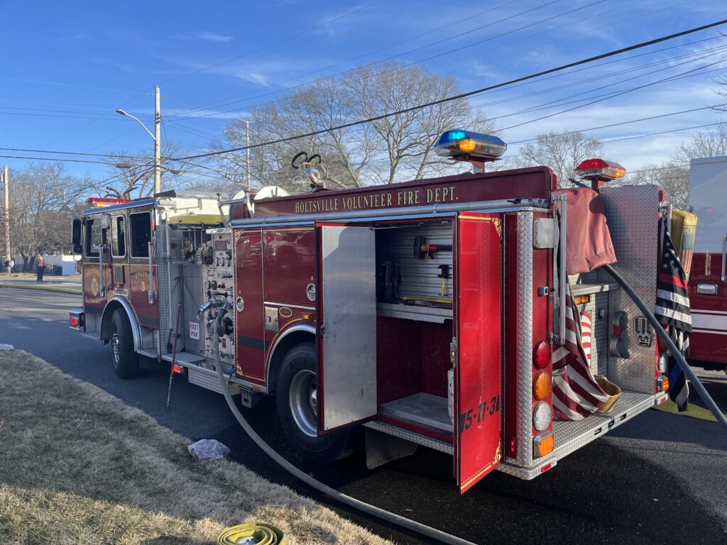 Holtsville FD Responds to Farmingville Fire District for Structure Fire