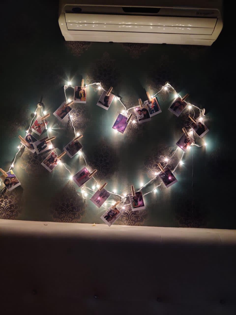 Corakboaerd With Fairy Lights And Polaroids jbdesigntrio