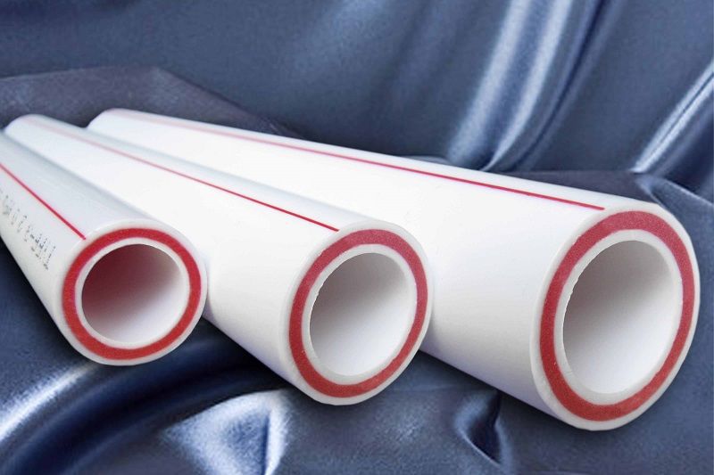 Heating a private house with plastic pipes and radiators