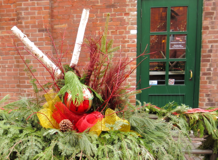 Holiday Decorations in Toronto Blog homeandawaywithlisa