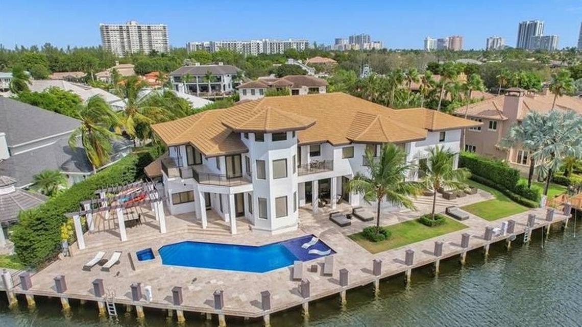 Inside Lionel Messi’s 10.75 Million Miami House Home & Texture