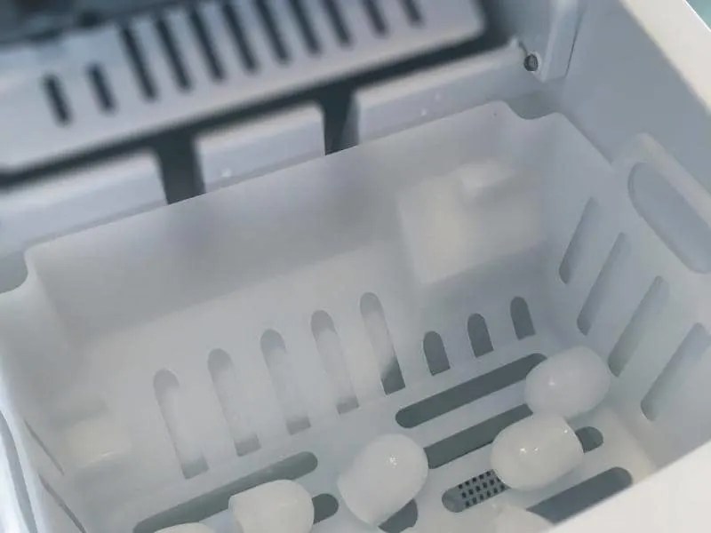 Igloo Ice Maker Not Working How to Reset? (Explained) HomeApricot