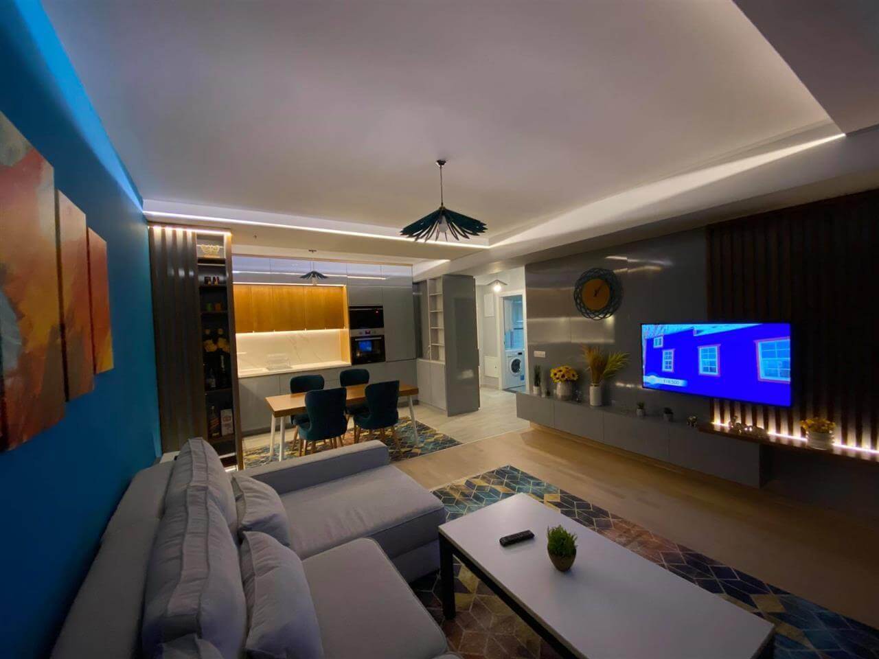 LUXURY APARTMENT 64SQM IN AERODROM Home Art