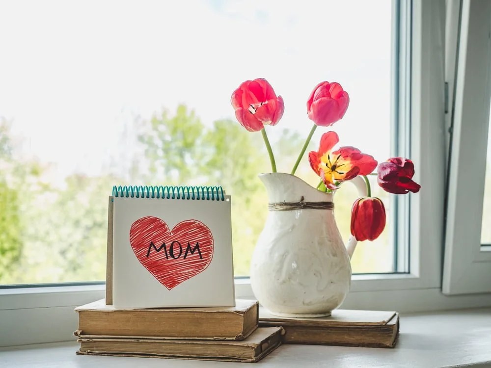8 Artsy Home Decor Gifts for Moms