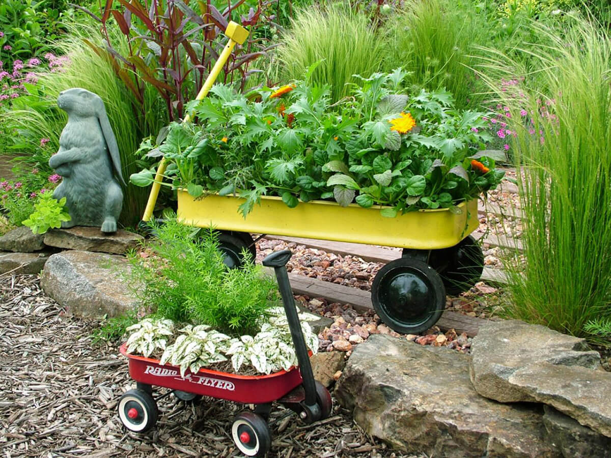 33 Best Repurposed Garden Container Ideas and Designs for 2020