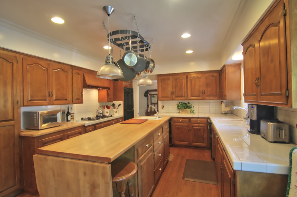 23037 Oxnard Kitchen 3 Community Home Buying & Selling Real Estate Guide