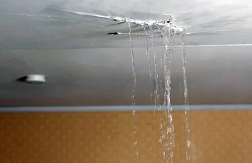 What to Do When Your Dream Ceiling Starts Leaking Water? Navigating
